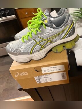 ASICS Men's Silver and Lime Athletic Running Shoes